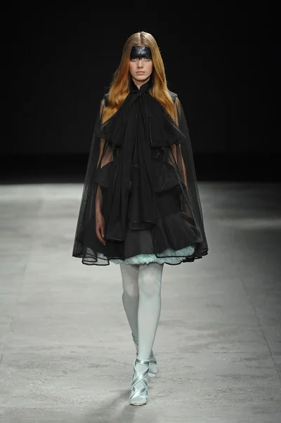 Look 11